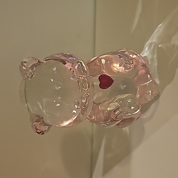 Fenton glass bear with red heart - Picture 1 of 9